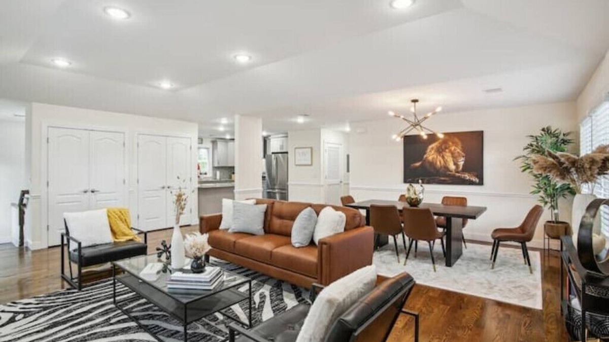 Kearny Apartment | The Lions Den Luxury 3-Bedroom Oasis + Pation