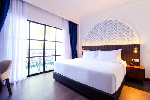 Malacca City Hotel | The Lisbon Melaka, Trademark Collection by Wyndham