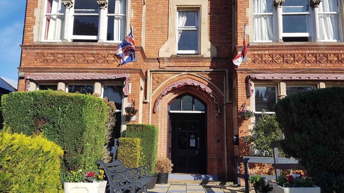 Banbury Hotel | The Lismore Hotel
