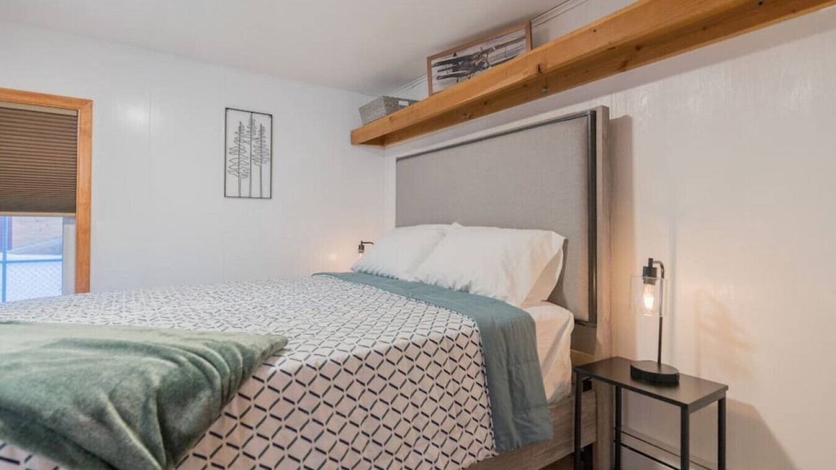 College House | The Little Airport Getaway