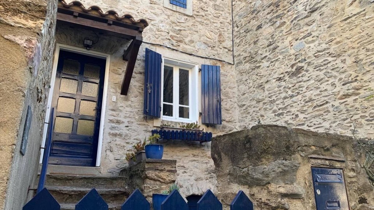 Olargues House | The little blue house