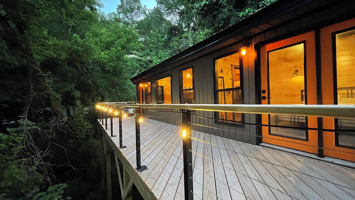 Smithville Cabin | The Little Lake House @ Center Hill Lake Cozy 2-bedroom cabin super fast wi-fi