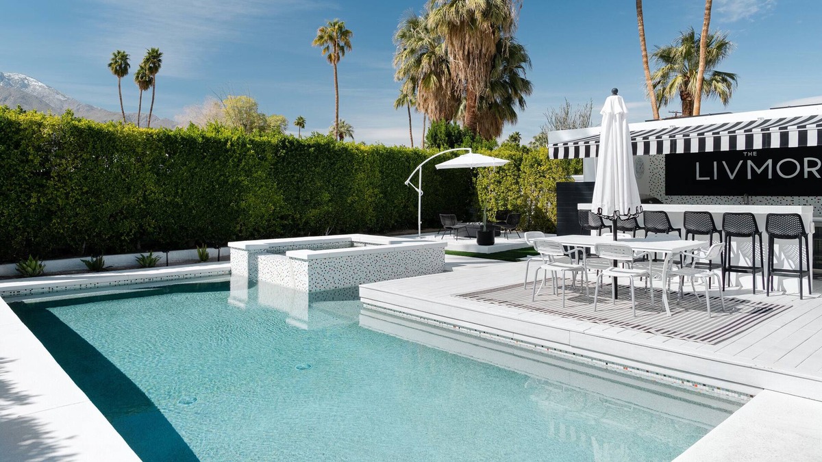 Sunmor House | The Livmor - Beautifully Remodeled Home