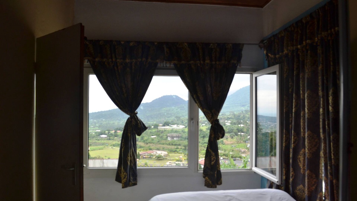 Bonadikombo Hotel | The LK Hotel