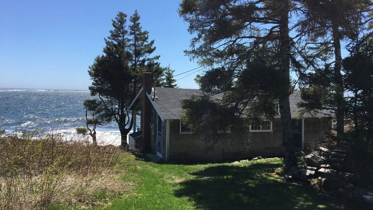 Port Clyde Cottage | The Lobster Trap Cottage - on the water - Port Clyde