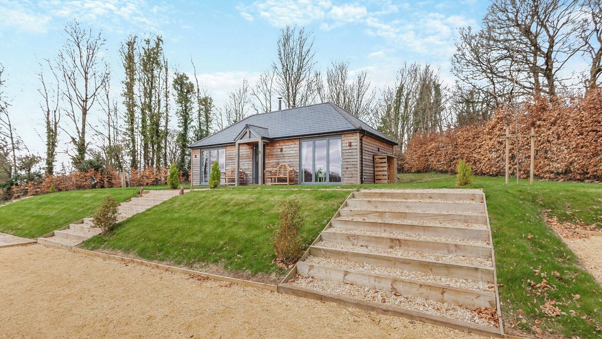 East Horrington Cottage | The Lodge at Edenbridge
