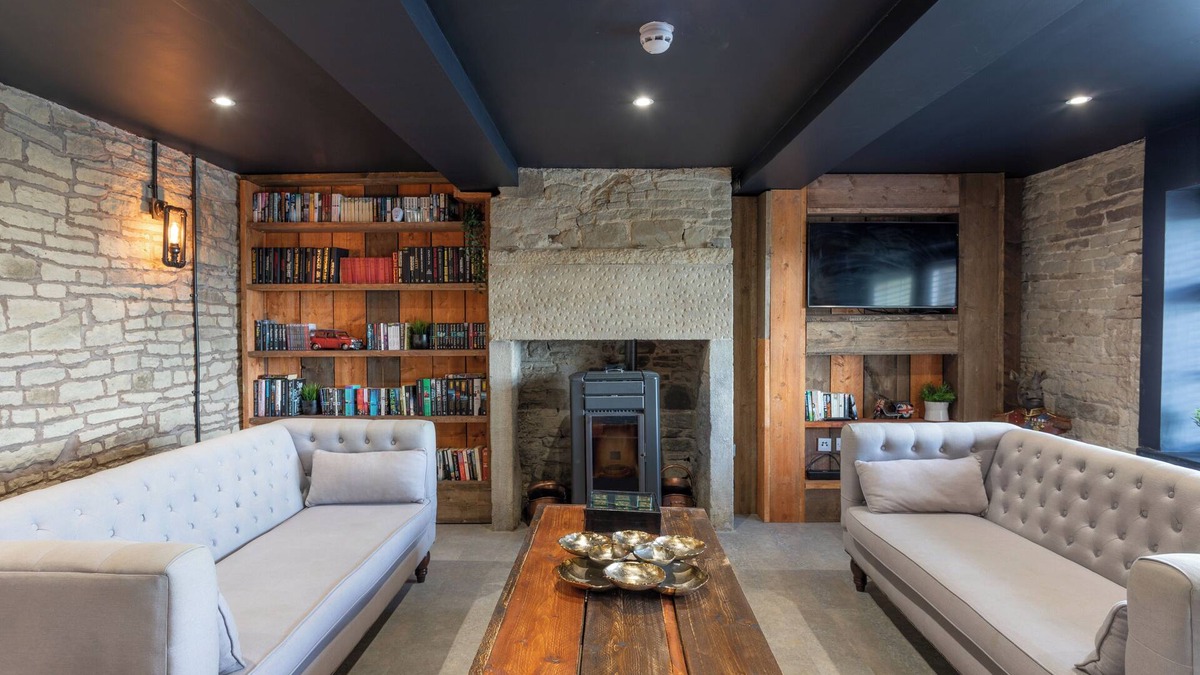 Ainley Top House | The Lodge!