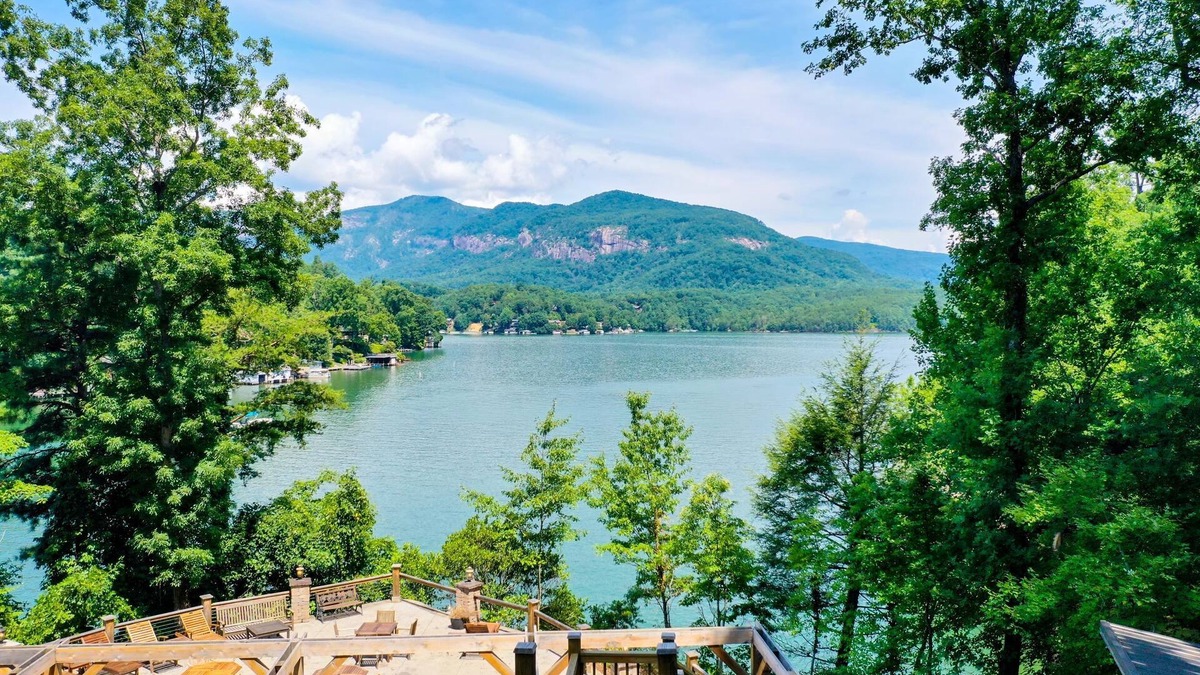 Lake Lure Cabin | The Lodge on Lake Lure