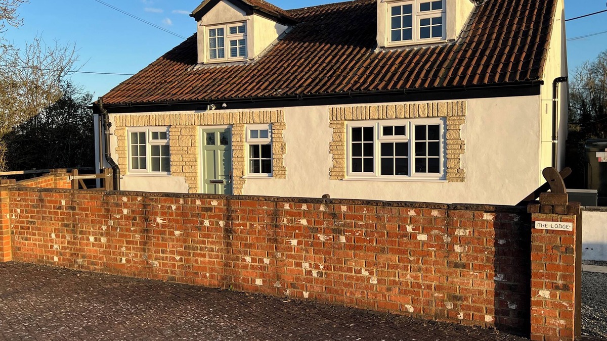 Little Somerford Cottage | The Lodge, South Cotswolds, contemporary rural home, Spa Pool, views, parking