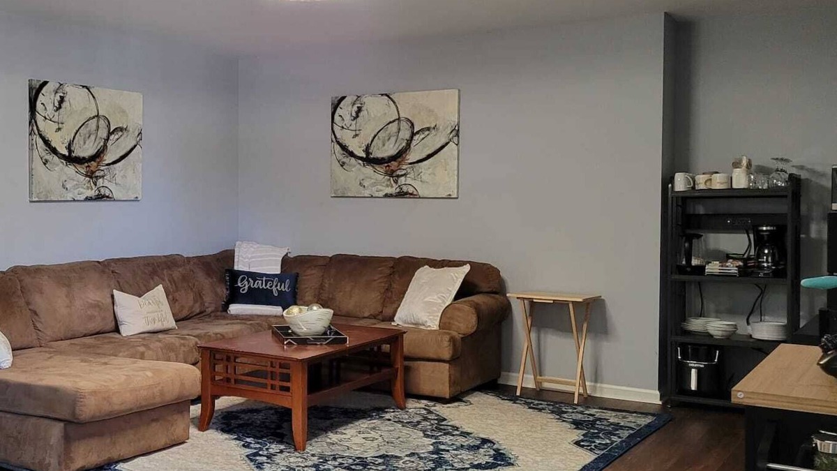 Lawrenceville Apartment | The Loft at Hiram Davis is a cozy Loft 5 minutes from downtown Lawrenceville.