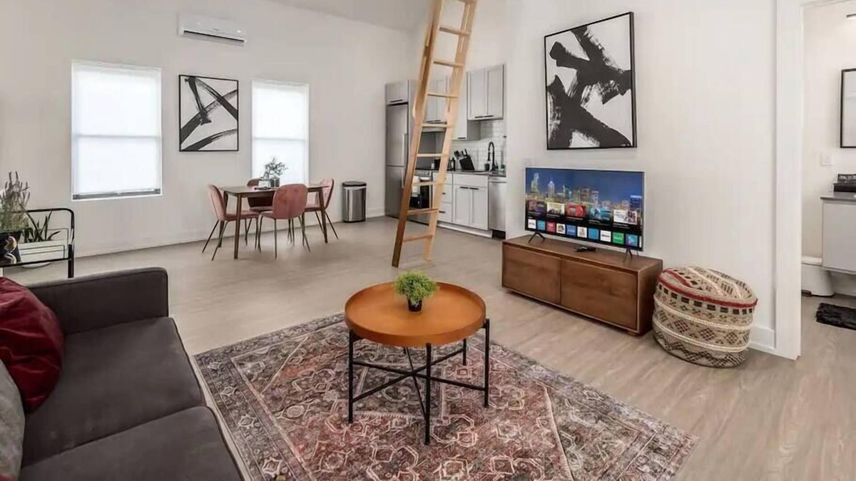 Olde Towne East Apartment | The Loft @ Columbus Center 2