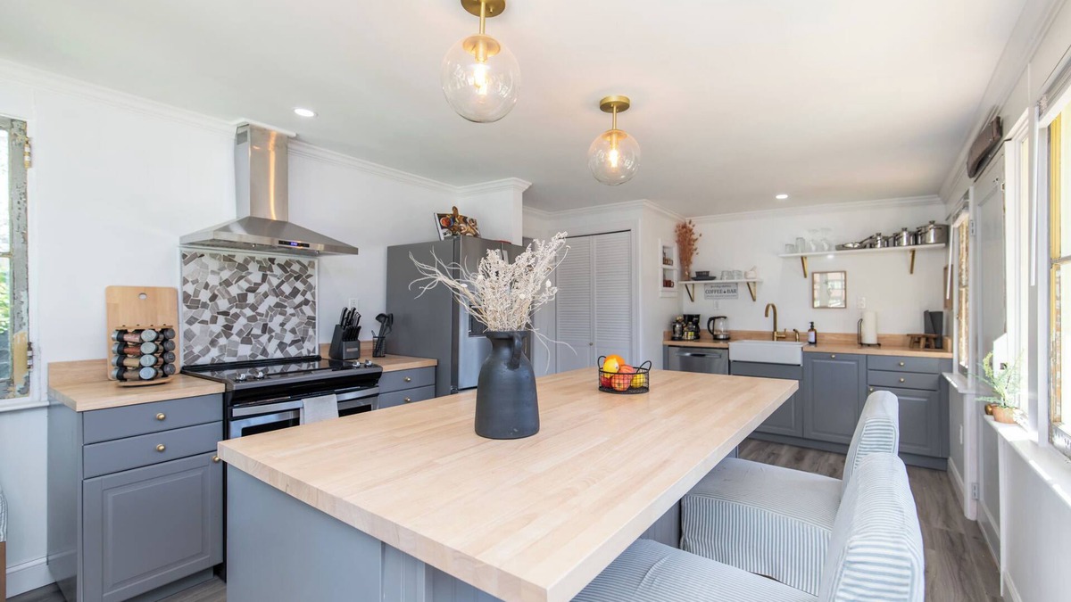 Frankfort Apartment | The Loft - Cozy Retreat in Historic Downtown