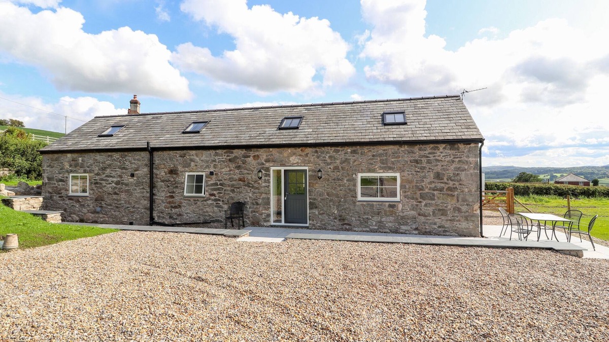 Mold Cottage | THE LOFT, family friendly, character holiday cottage in Mold