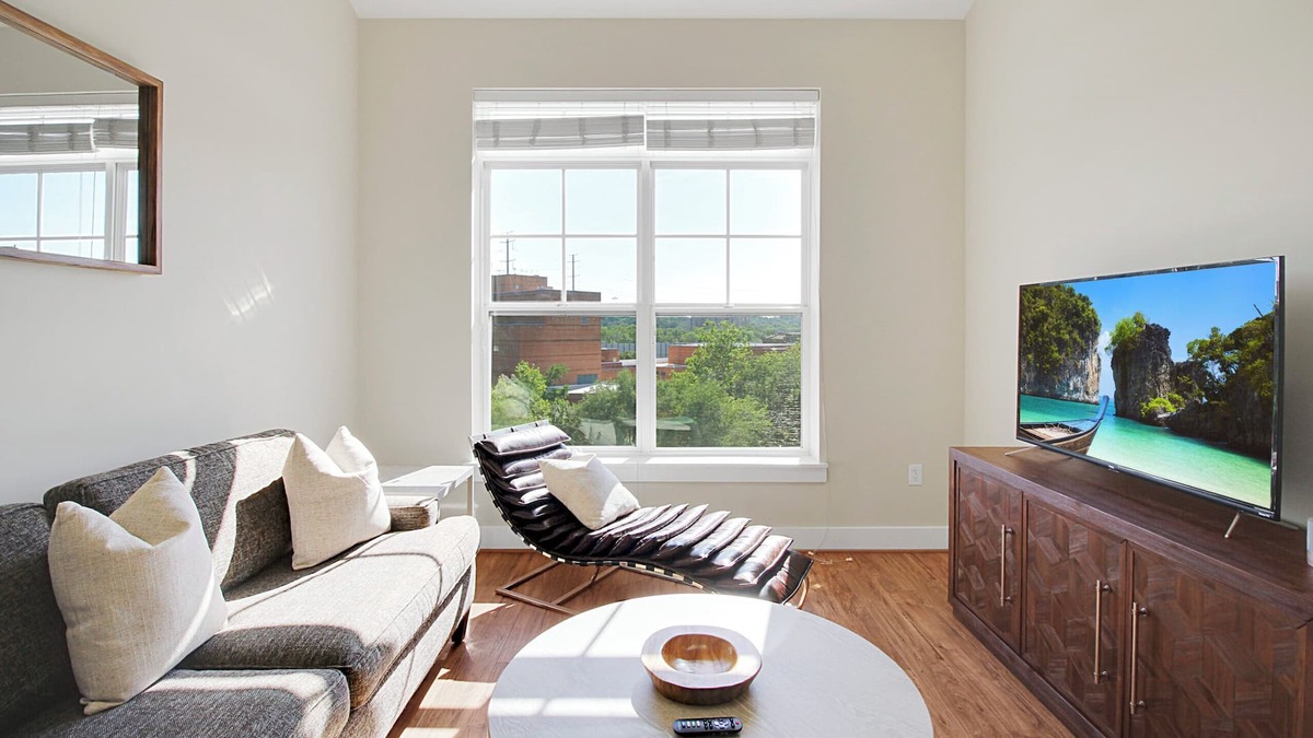 Eisenhower East Apartment | THE LOFT | Relax | Cozy | Old Town | 2 Bedrooms
