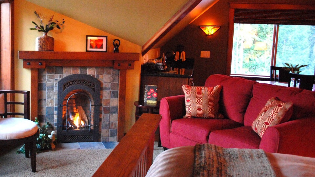 Sequim Apartment | "THE LOFT" romance, luxury, stunning water and mountain views!