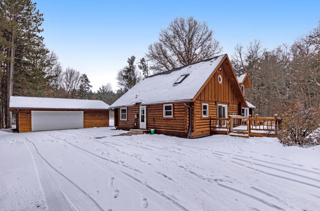 Necedah House | The Logs