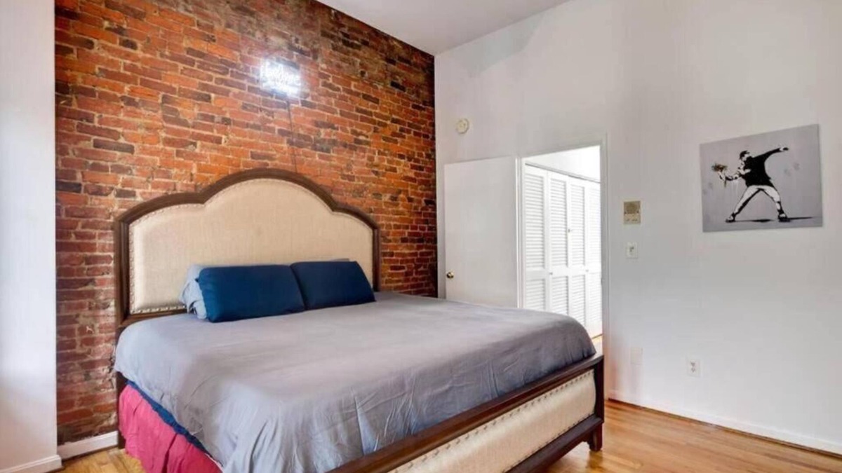 H Street Corridor House | The London Flat! - Capital Hill DC