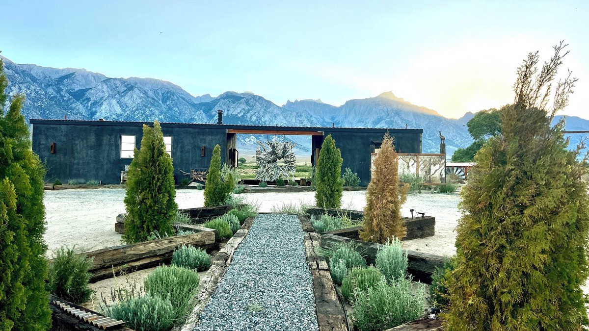 Lone Pine House | The LONEWEST Retreat in the Eastern Mountain Sierras