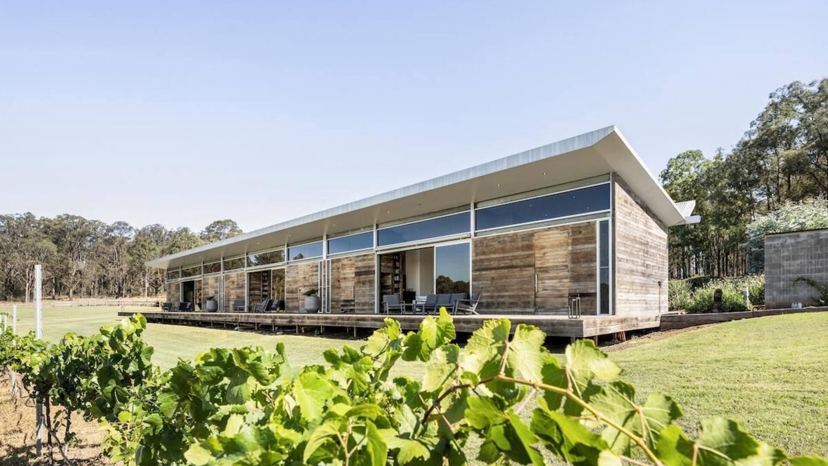 Pokolbin House | The Longhouse - Your group escape. The Longhouse, Hunter Valley