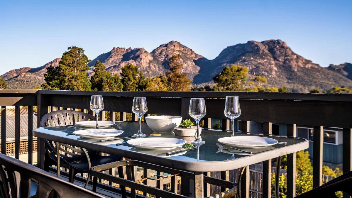 Coles Bay House | The Lookout - Freycinet Holiday Houses