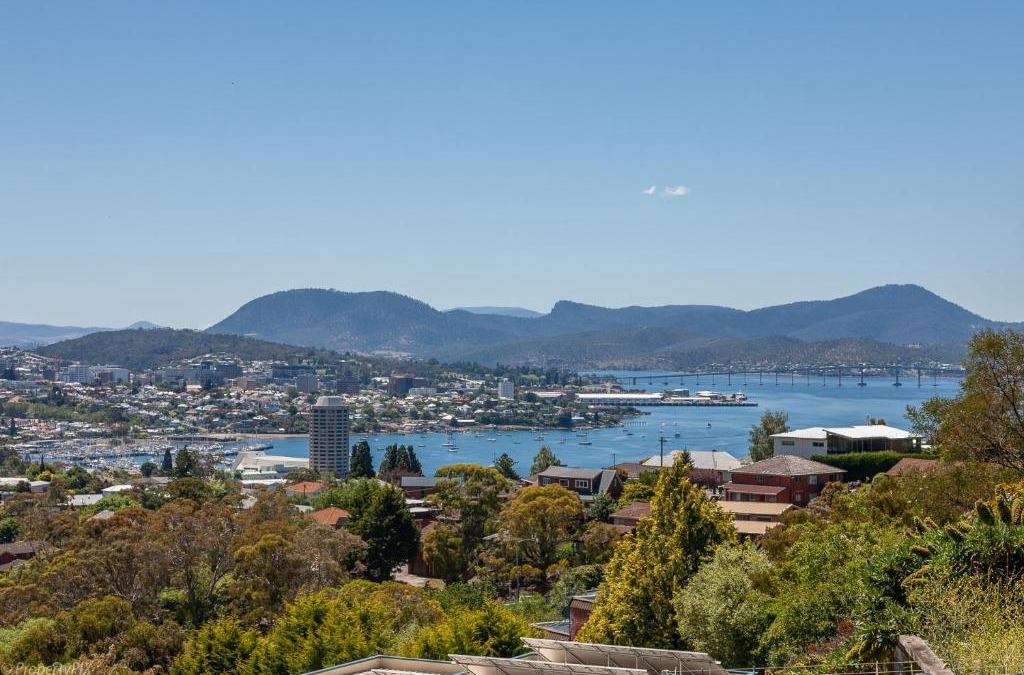 Sandy Bay Apartment | The Lookout