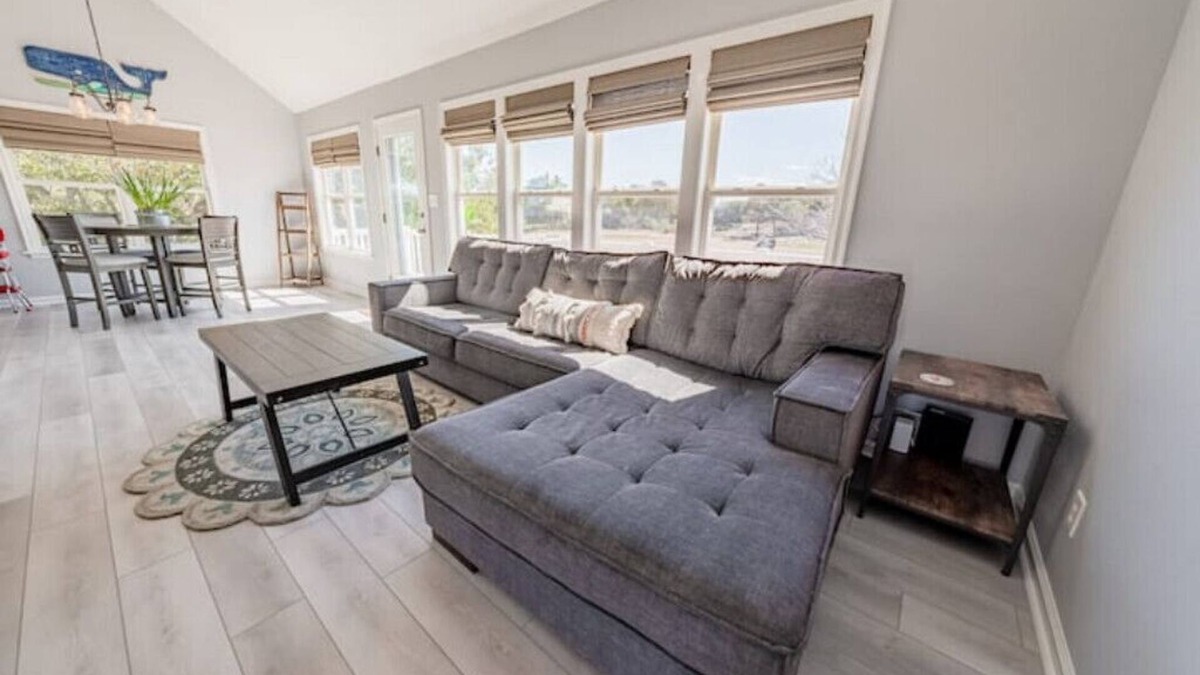 Sea Scape Apartment | The Lookout close beach access, golf course view