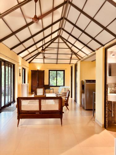 Maina Cabin | The Lookout, Hilltop Cottage