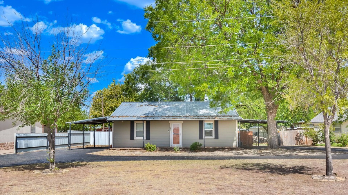 Abilene House | The Lookout is a relaxing, pet friendly experience minutes from Abilene!