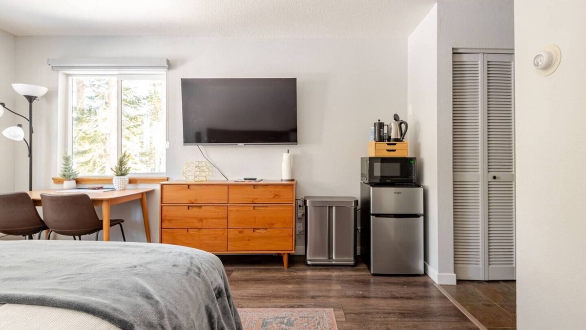 Kirkwood Apartment | The Lookout Loft Great views and King Sized Bed