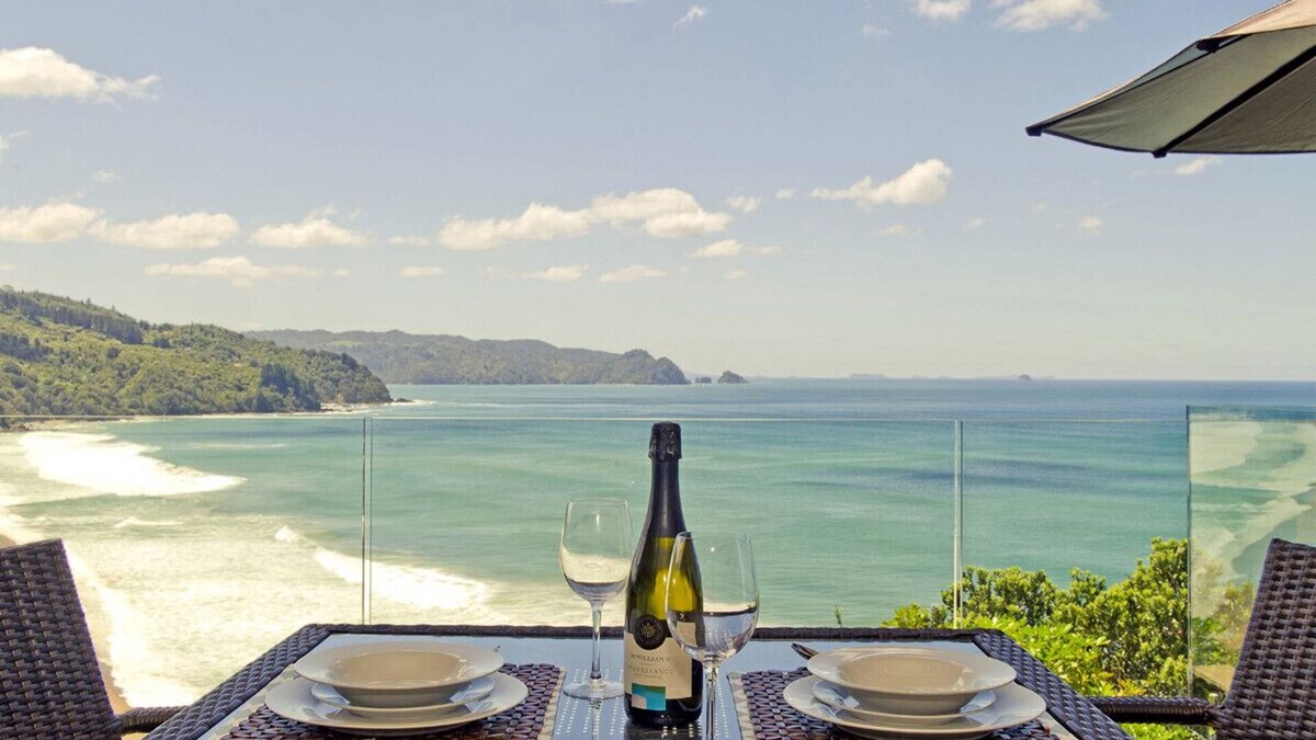 Tairua Cottage | The Lookout - Tairua Holiday Home