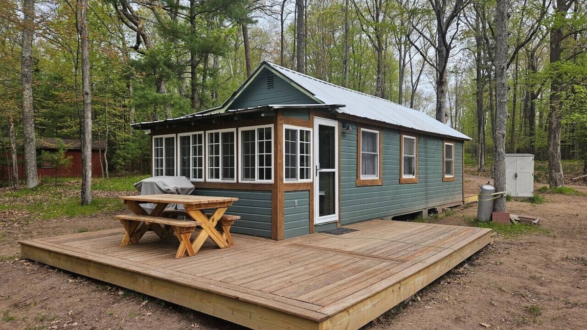 Hayward Cabin | The Loonatic Lodge on Callahan Lake
