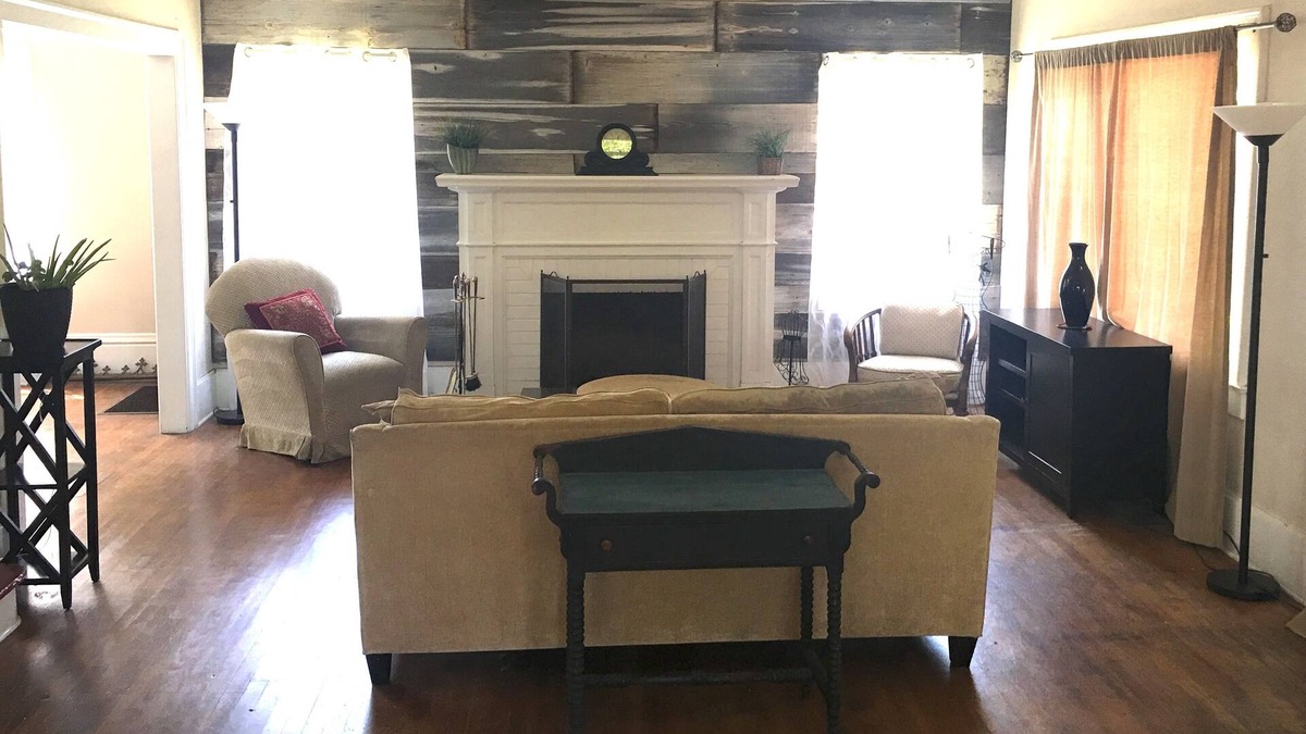 Tower District House | The Lovely Tower Bungalow - Tower District of Fresno, CA