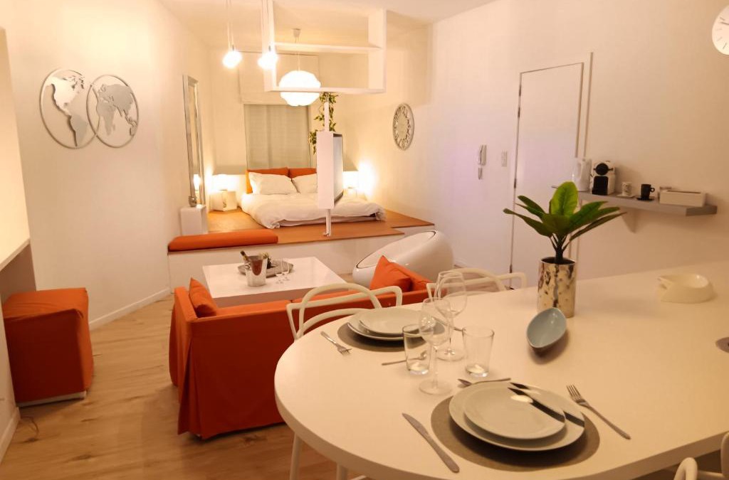 Jumet Apartment | The Luxury White Suite