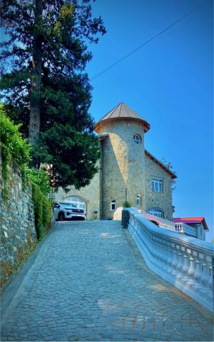 Almora House | The Magnolia Lodge