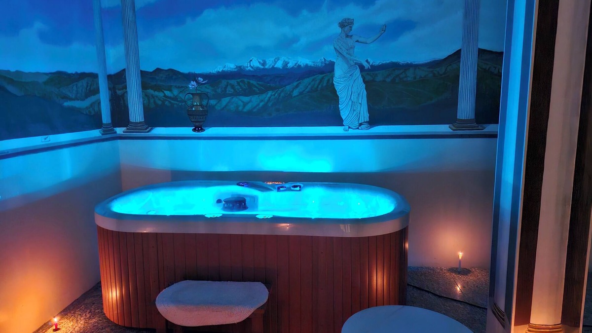 Almora Hotel | THE MAGNOLIA LODGE