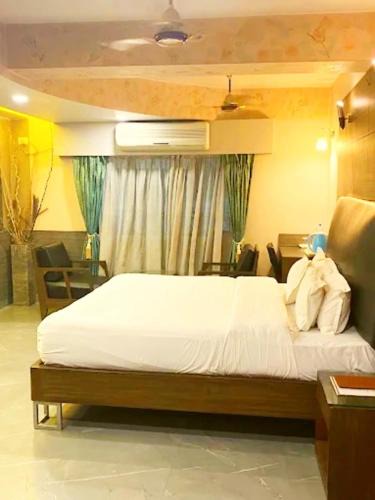 Police Bazar Hotel | The Majestic Icon