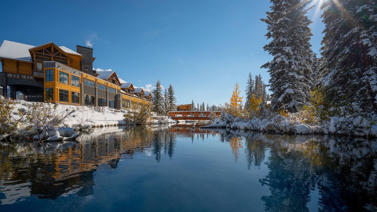 Canmore Hotel | The Malcolm Hotel
