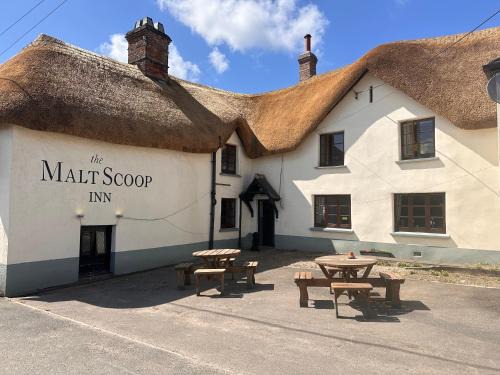 Merton Hotel | The Malt Scoop Inn