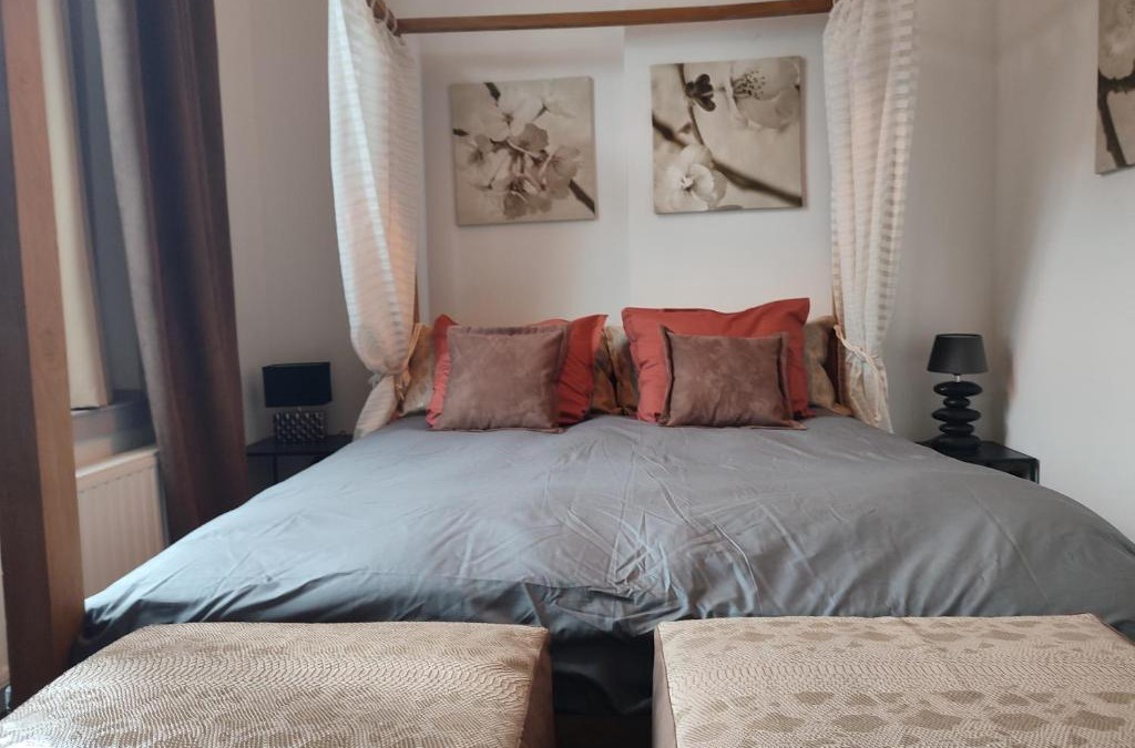 Jumet Apartment | The Manhattan Luxury suite