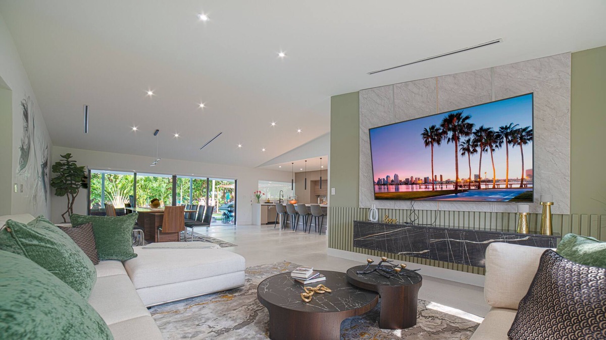 Richmond West Villa | The Mansion Pickleball, Golf and heated pool