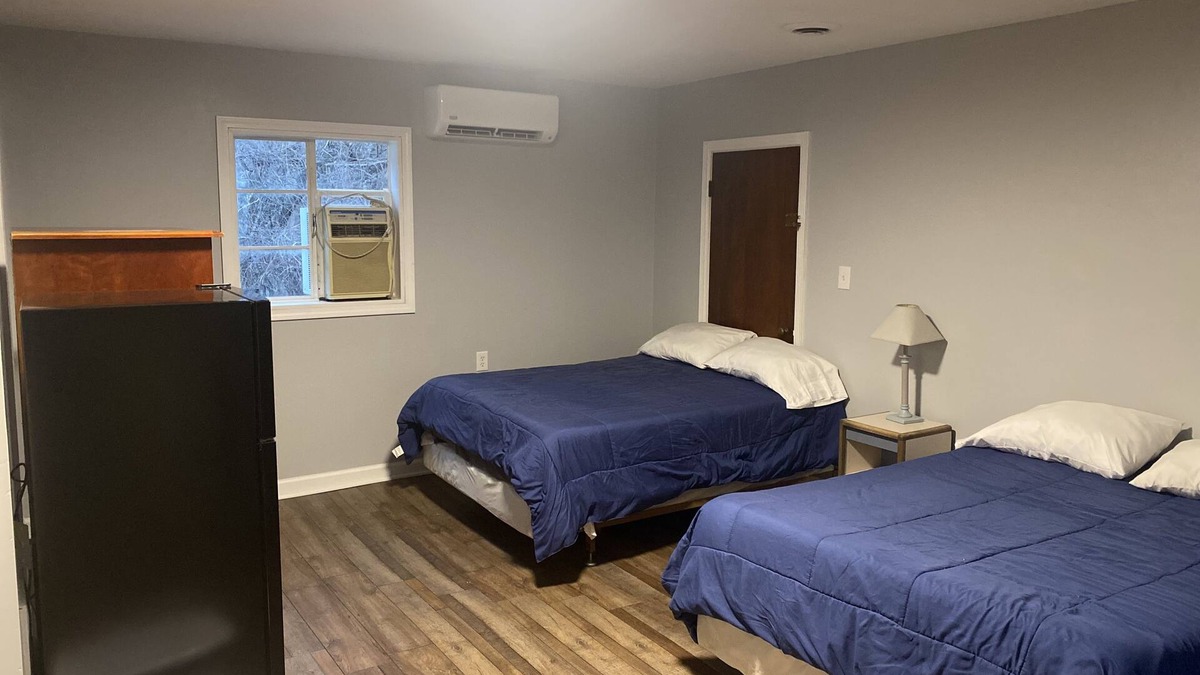 Erie Hotel | The Maple Motel Erie