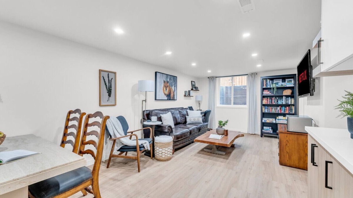 Burlington Apartment | The Maple Tree Private Apartment
