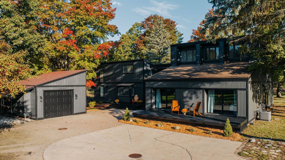Bellaire House | The Maple View Lodge sleeps 16 @ Shanty Creek Close to Torch Lake&Lake Bellaire