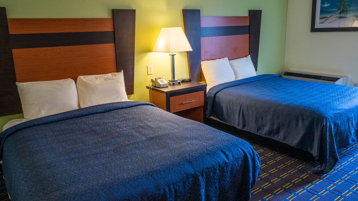 West Yarmouth Hotel | The Mariner Resort on Cape Cod!