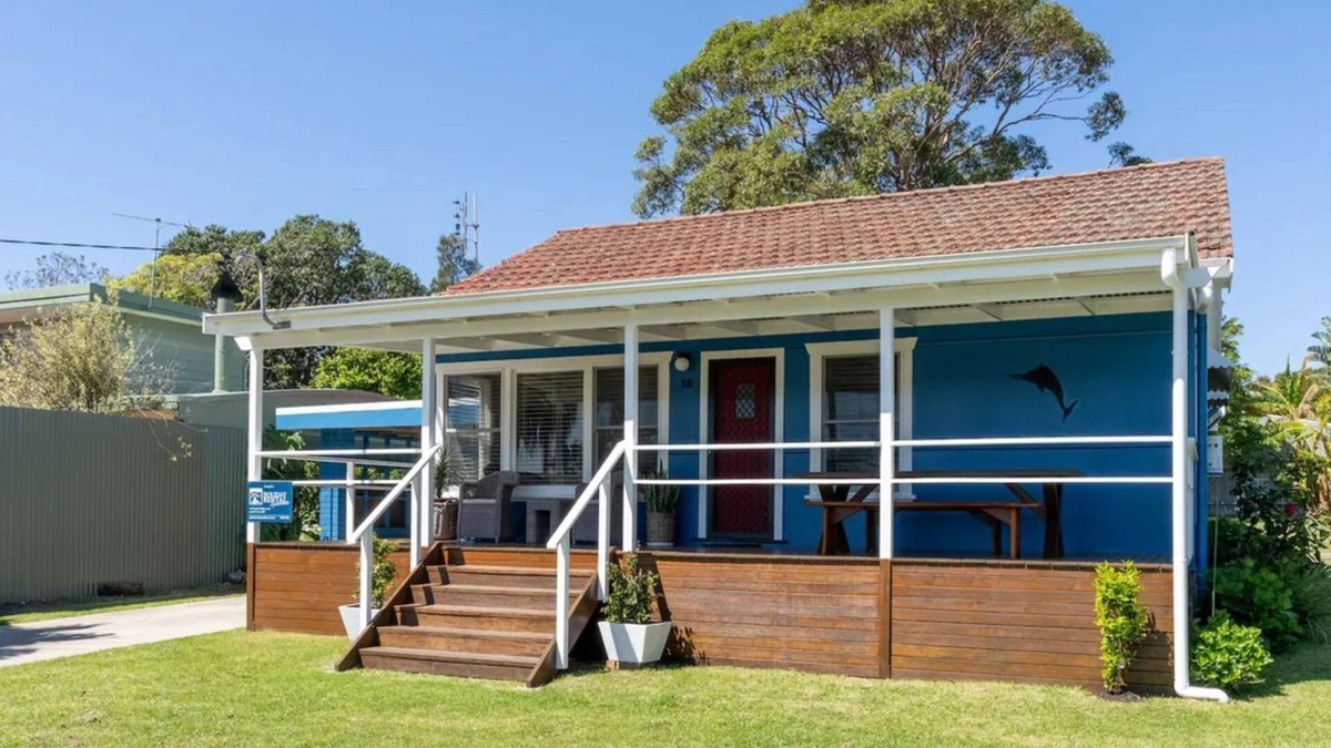 Currarong Cottage | The Marlin – 200 metres from the popular rock pools