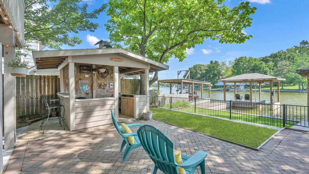 Willis House | The Marlin House: Waterfront Escape with Dock, Outdoor Kitchen & Stunning Views!