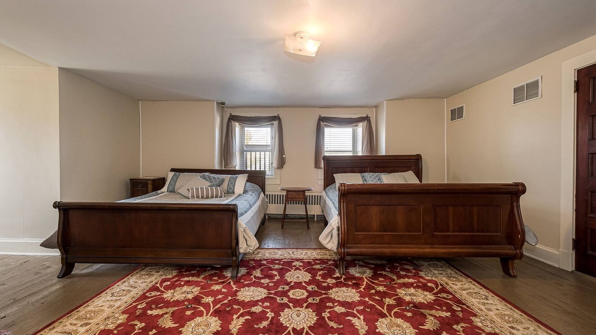 Farmington Hotel | The Marshall | Historic Victorian Inn Room