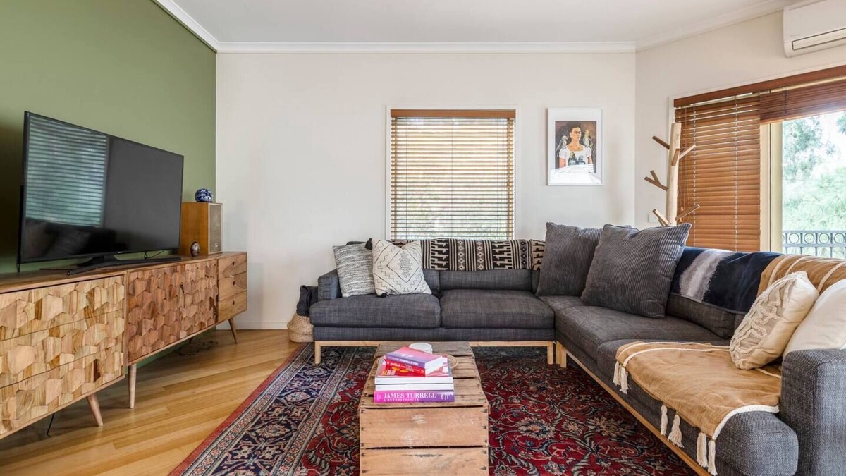 Kensington Apartment | The Mawbey An Urban Top floor Industrial Loft