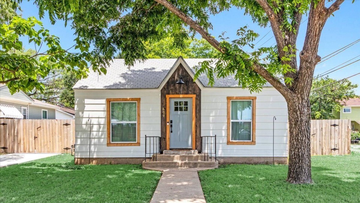McGregor House | The McGregor Cottage - 2bd & 2ba