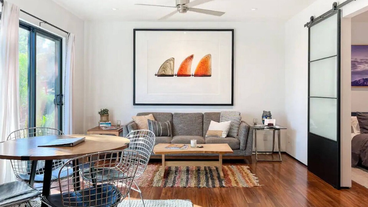 Meiners Oaks Apartment | The Meiners Daughter - Beautiful Modernist 1 Bed